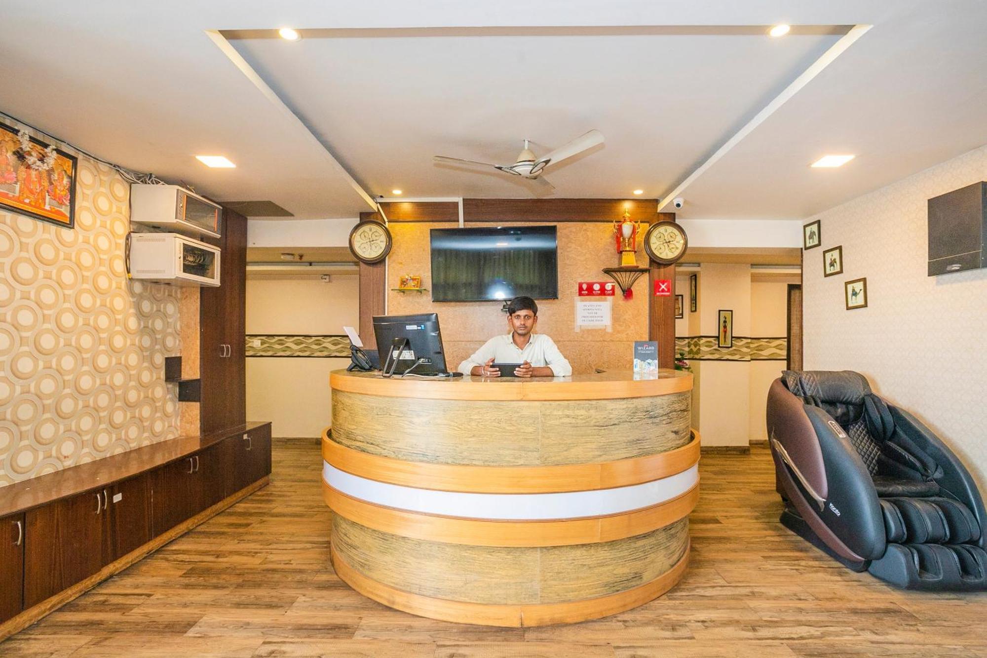 Super Collection O Indian Suites Near Sitara Restaurant Bangalore Eksteriør billede
