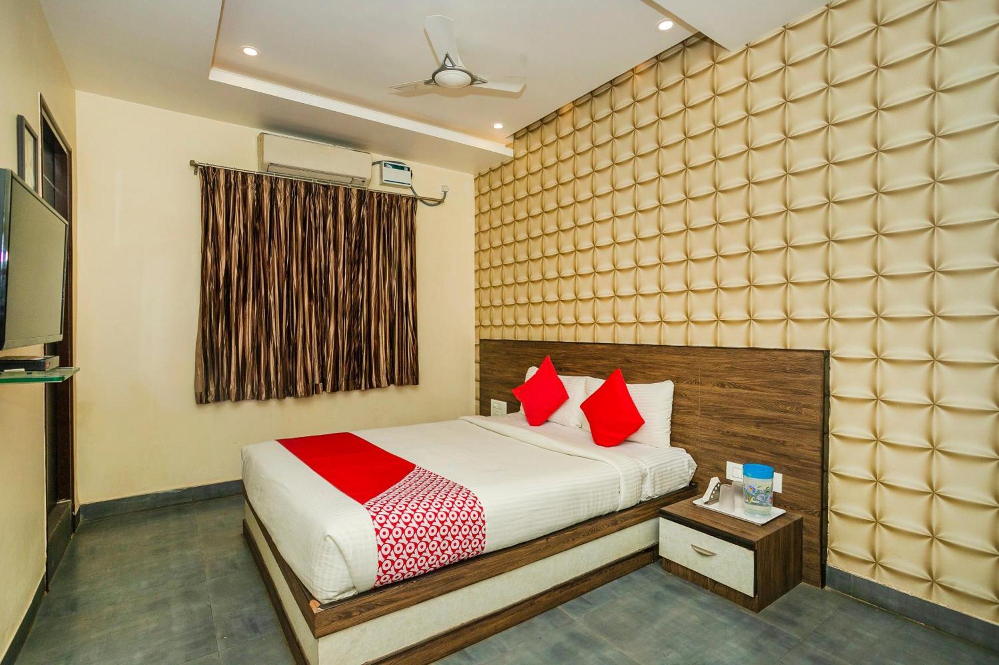 Super Collection O Indian Suites Near Sitara Restaurant Bangalore Eksteriør billede