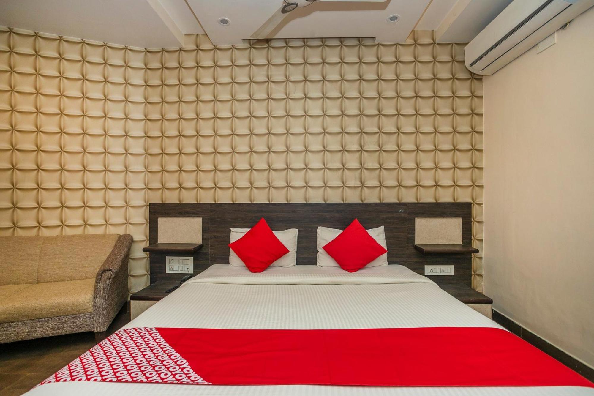 Super Collection O Indian Suites Near Sitara Restaurant Bangalore Eksteriør billede