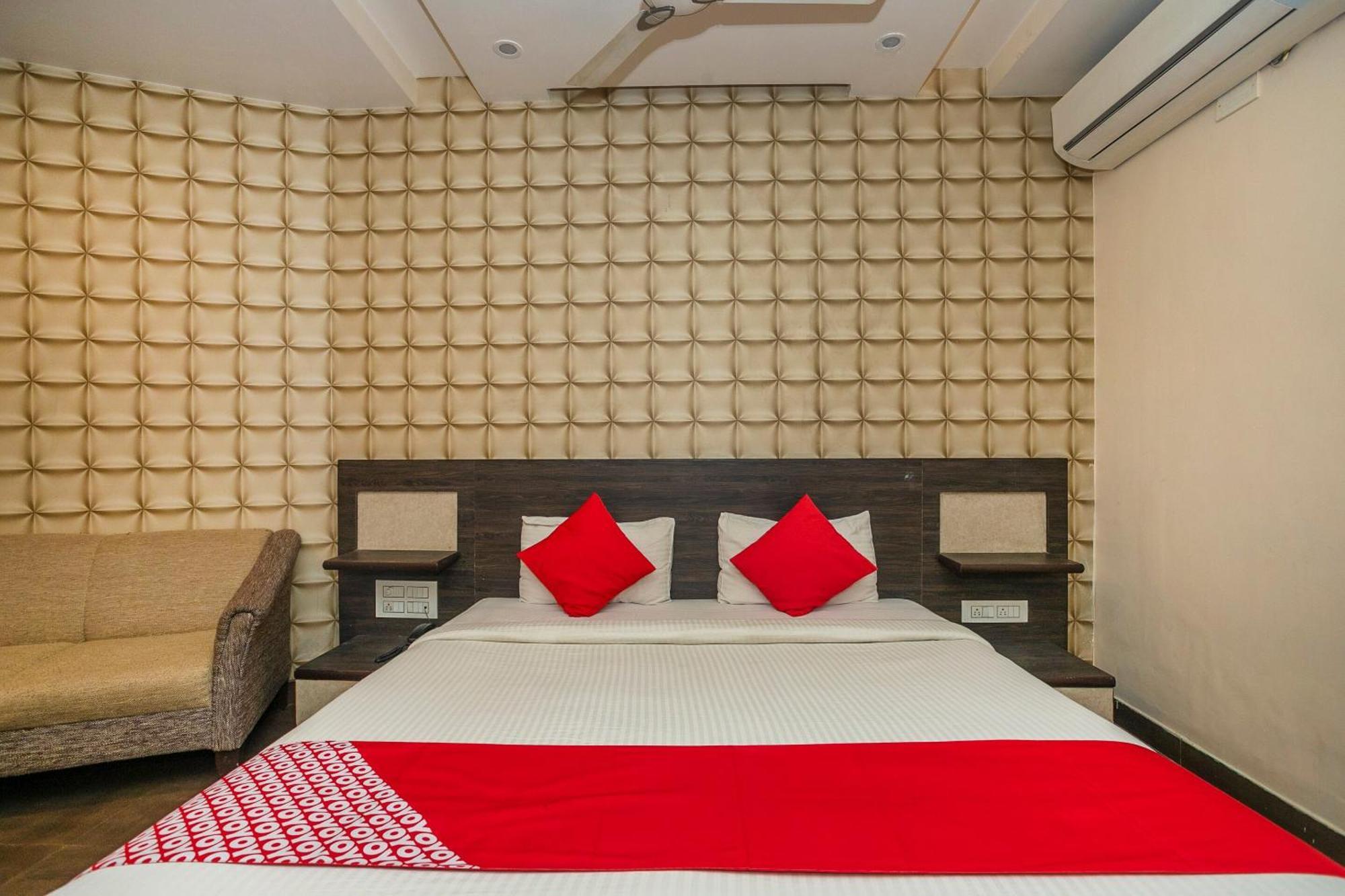 Super Collection O Indian Suites Near Sitara Restaurant Bangalore Eksteriør billede